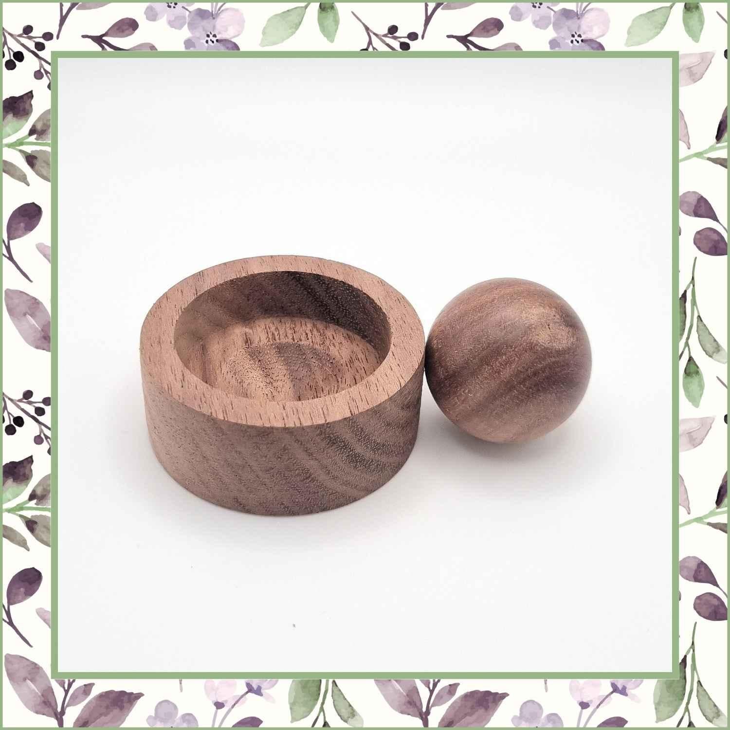 Diffusor_Walnuss_Ball auf der Seite | Naturstoff