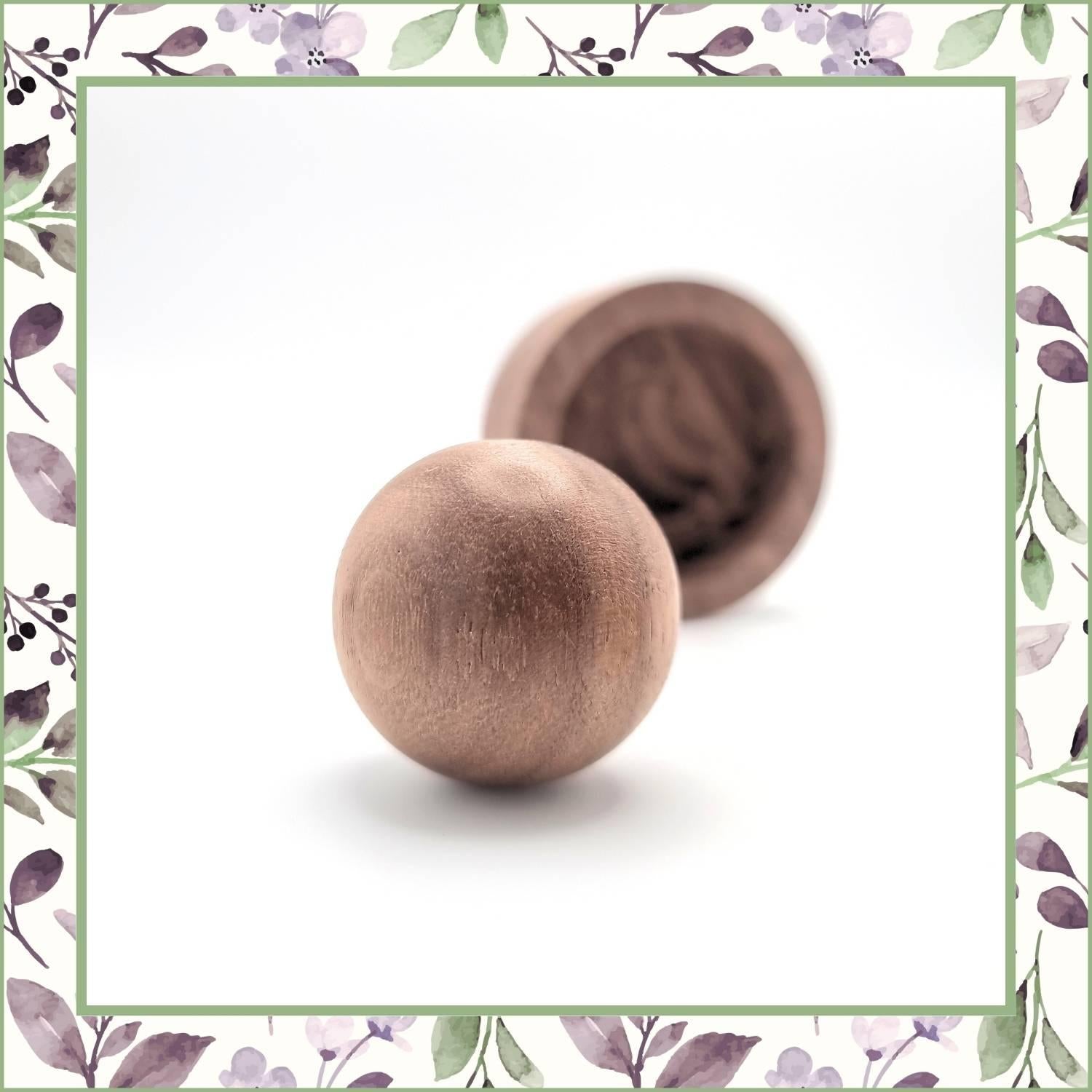 Diffusor_Walnuss_Ball im Vordergrund | Naturstoff