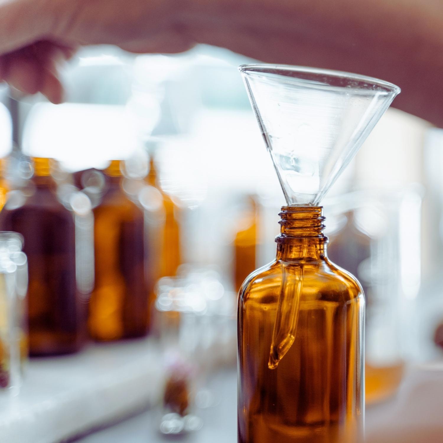 Geniale Tausendsassa Flasche mit Trichter für DMSO Methylenblau Lithium | Naturstoff