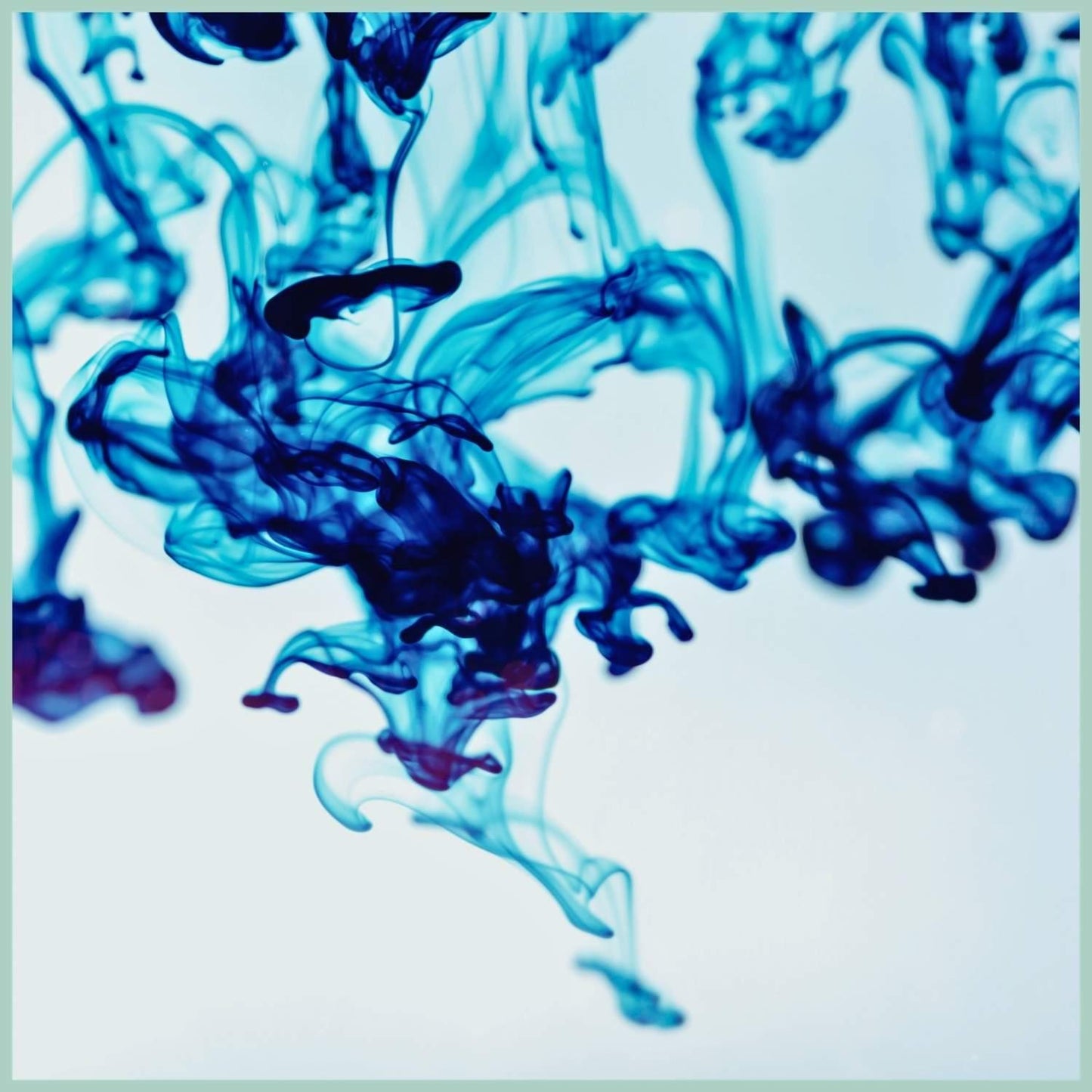 Methylenblau Lösung Tropfen  in Wasser | Naturstoff